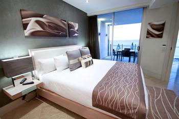 Oceans Mooloolaba - South Australia Travel 11