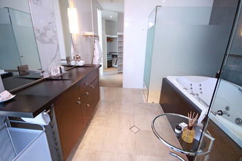 Oceans Mooloolaba - South Australia Travel 16