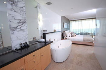 Oceans Mooloolaba - South Australia Travel 17