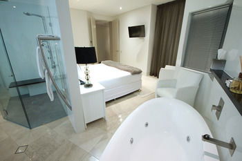 Oceans Mooloolaba - South Australia Travel 31