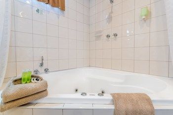 Best Western Melbourne's Princes Park Motor Inn - South Australia Travel 33