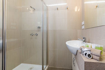 Best Western Melbourne's Princes Park Motor Inn - South Australia Travel 43