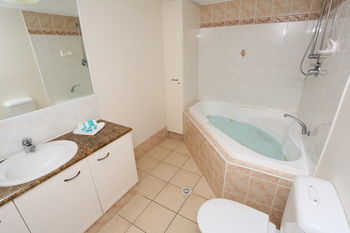 San Marino By The Sea Apartments - South Australia Travel 16