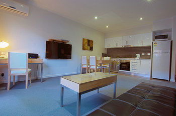 Buckingham International Serviced Apartments - South Australia Travel 13