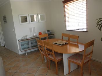 Twin Quays Noosa Resort - South Australia Travel 5