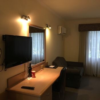 Eltham Gateway Hotel - South Australia Travel 9