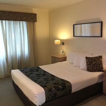 Eltham Gateway Hotel - South Australia Travel 12