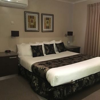 Eltham Gateway Hotel - South Australia Travel 18