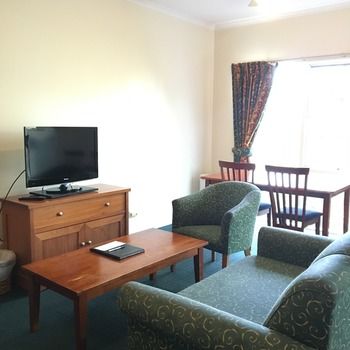 Eltham Gateway Hotel - South Australia Travel 25