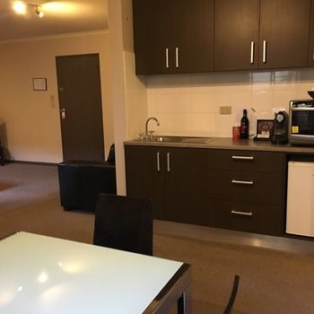 Eltham Gateway Hotel - South Australia Travel 26