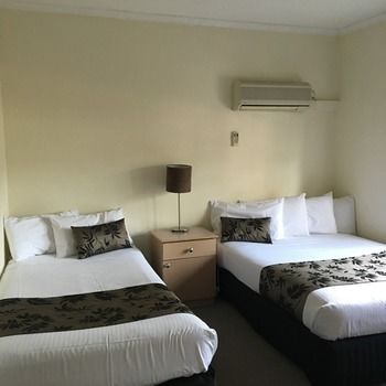 Eltham Gateway Hotel - South Australia Travel 46
