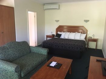 Eltham Gateway Hotel - South Australia Travel 55