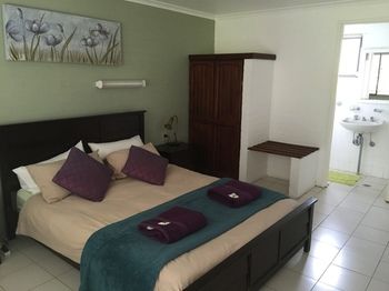 Sinclairs Country Retreat - South Australia Travel 5