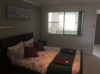 Sinclairs Country Retreat - South Australia Travel 23