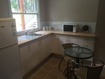 Sinclairs Country Retreat - South Australia Travel 36