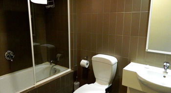 Urban Central Accommodation - Hostel - South Australia Travel 9