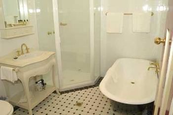 Chalet Blue Mountains - South Australia Travel 7