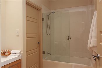 H Boutique Hotel - South Australia Travel 4