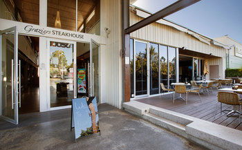 Villa Noosa Hotel - South Australia Travel 5