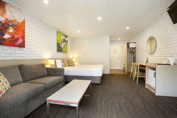 Villa Noosa Hotel - South Australia Travel 36