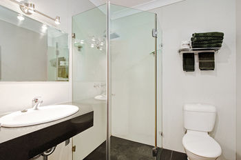 Colonial Terrace Motor Inn - South Australia Travel 15