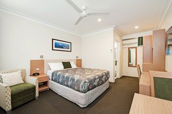 Colonial Terrace Motor Inn - South Australia Travel 21