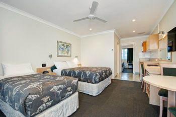 Colonial Terrace Motor Inn - South Australia Travel 22