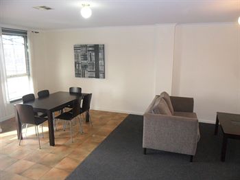 Australian Home Away @ Box Hill 32 - South Australia Travel 10