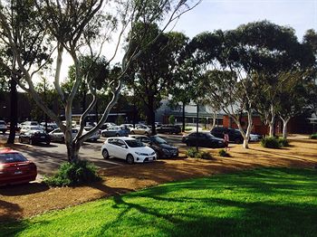 Australian Home Away @ Box Hill 32 - South Australia Travel 13