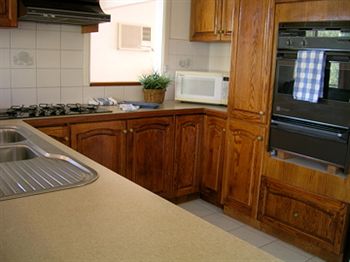 Australian Home Away @ Doncaster Grange Park - South Australia Travel 13