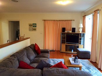 Australian Home Away @ Doncaster Grange Park - South Australia Travel 14