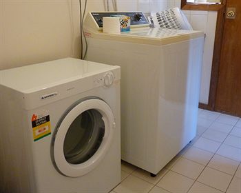 Australian Home Away @ Doncaster Andersons Creek 2 - South Australia Travel 2