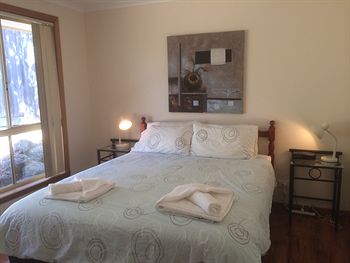 Australian Home Away @ Doncaster Andersons Creek 2 - South Australia Travel 3