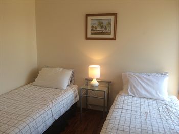 Australian Home Away @ Doncaster Andersons Creek 2 - South Australia Travel 5