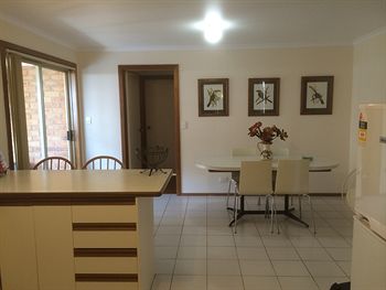 Australian Home Away @ Doncaster Andersons Creek 2 - South Australia Travel 9