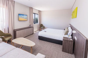 Ibis Styles The Entrance - South Australia Travel 6