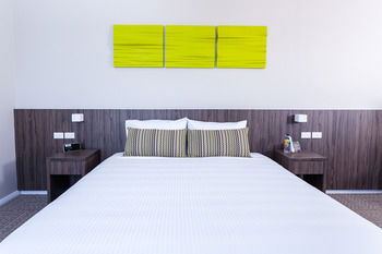 Ibis Styles The Entrance - South Australia Travel 8