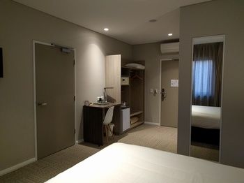 Ibis Styles The Entrance - South Australia Travel 28