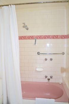 Magnolia Court Boutique Hotel Melbourne - South Australia Travel 1