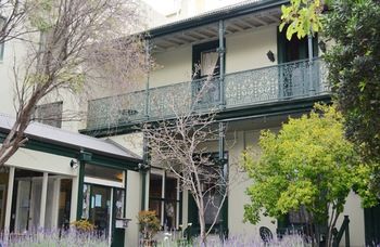 Magnolia Court Boutique Hotel Melbourne - South Australia Travel 24