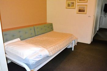 Magnolia Court Boutique Hotel Melbourne - South Australia Travel 25