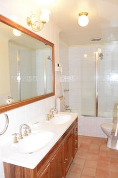 Magnolia Court Boutique Hotel Melbourne - South Australia Travel 42