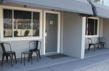 Merewether Motel - South Australia Travel 21