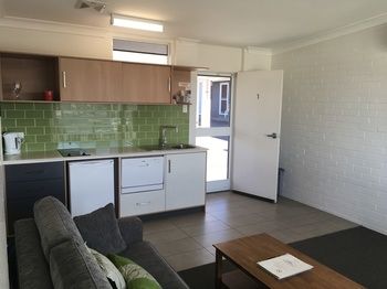 Harbourview Serviced Apartments - South Australia Travel 48