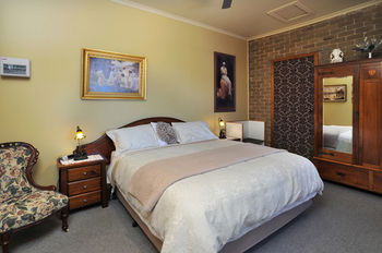 Langbrook Estate Cottages - South Australia Travel 4