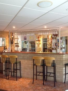 Ashton Townhouse Motel And Suites - South Australia Travel 1