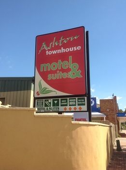 Ashton Townhouse Motel And Suites - South Australia Travel 2