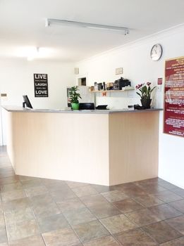 Ashton Townhouse Motel And Suites - South Australia Travel 22