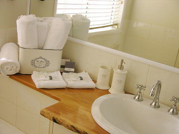 Apple Tree Cottage & Studio - South Australia Travel 3