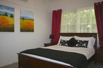 Tudor Cottages Mt Dandenong - South Australia Travel 16